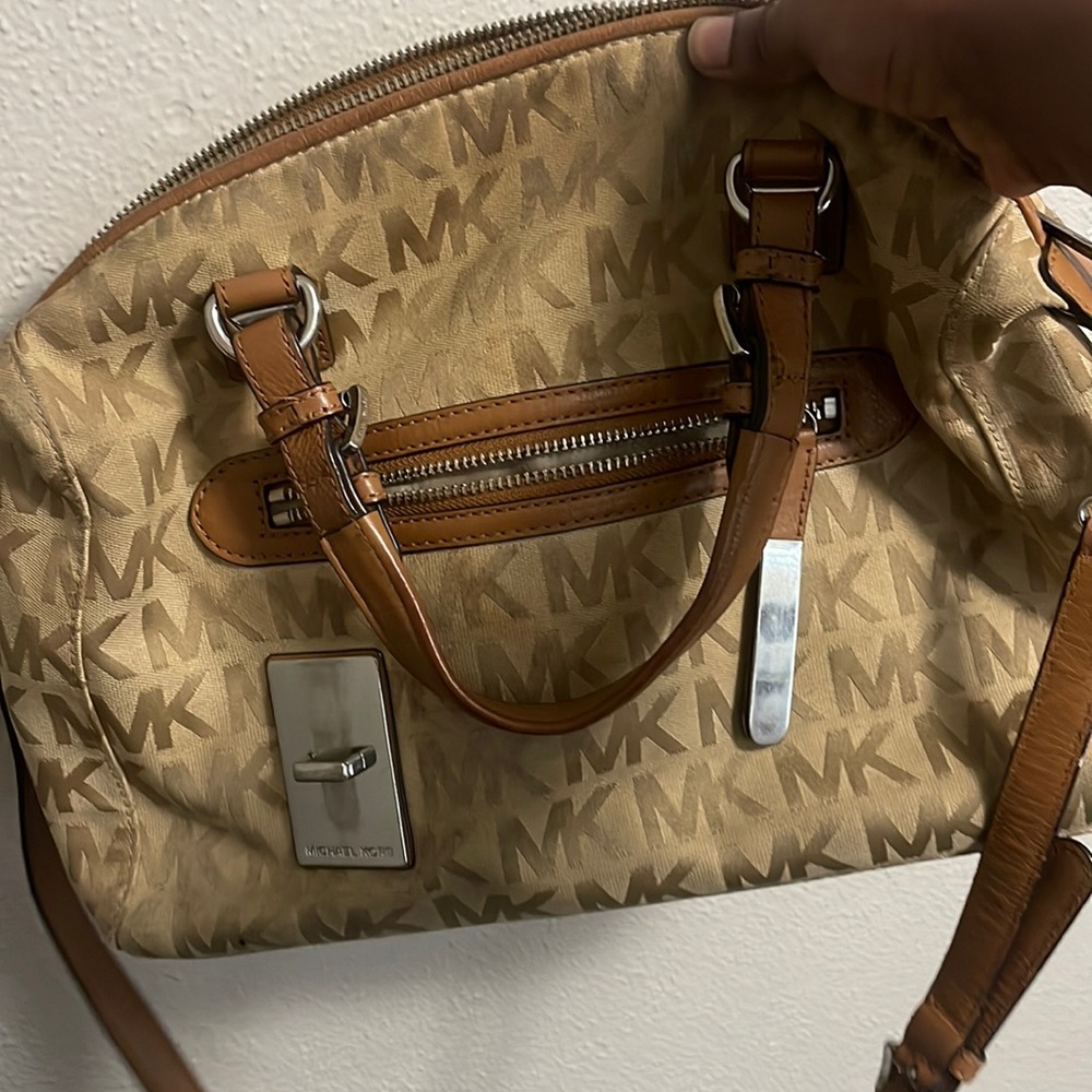 Michael Kors Purse, big pattern.